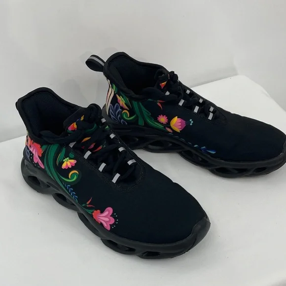 Floral Black Sneakers WOMENS SIZE 39 - Picture 1 of 7
